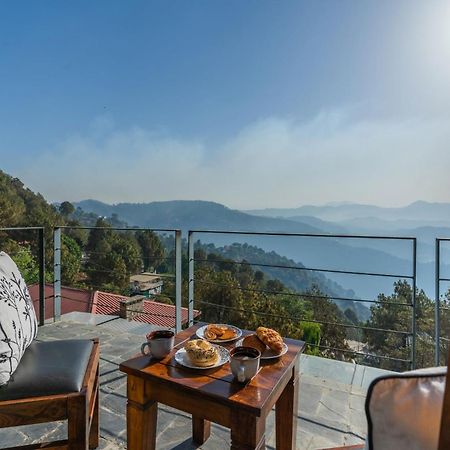 Stayvista At Hillcrest Villa With Valley View, Bonfire And Heater カソーリ エクステリア 写真