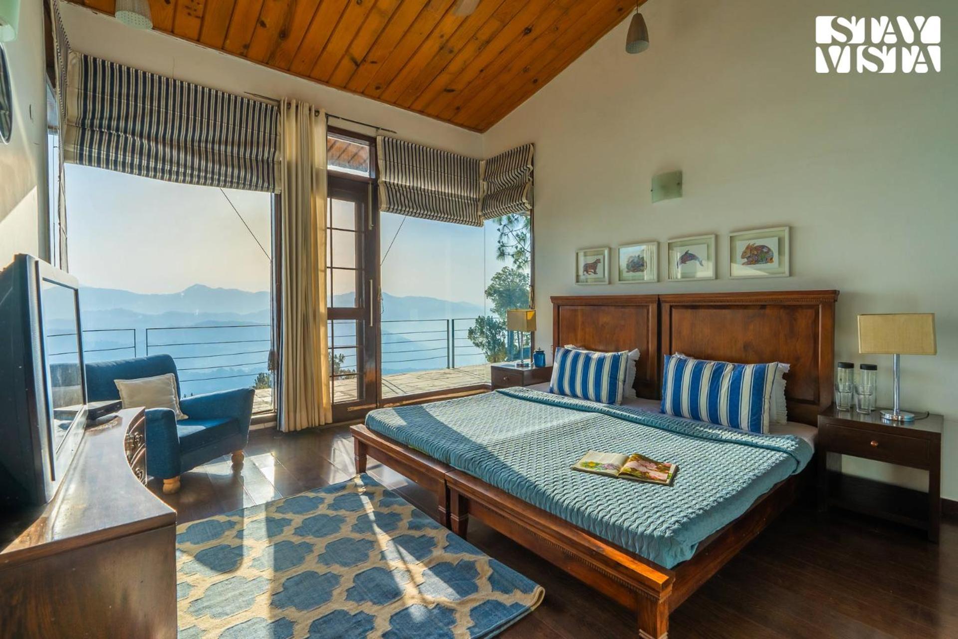 Stayvista At Hillcrest Villa With Valley View, Bonfire And Heater カソーリ エクステリア 写真